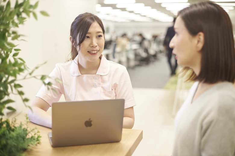 自身も看護師、保健師の国家資格を持つ現役助産師である岸畑さん