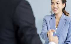 偶然再会した“相手の名前”が思い出せない… このフレーズで乗り切る！