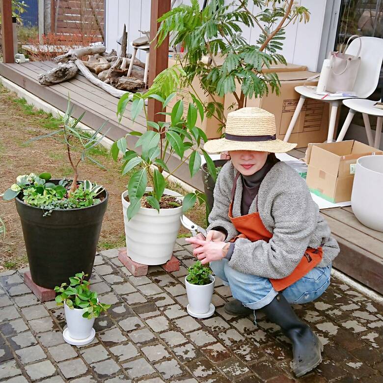 山梨の家でのガーデニングが起業の第一歩に！新たに挑戦する富永さんの仕事ぶりが素敵