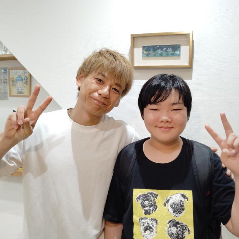 カットが終わって嬉しそうなCくんと