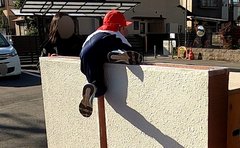 ベランダ転落事故「子どもをひとりで出していないから大丈夫」と思う保護者に潜む危険