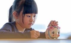 「無駄遣が子供の金銭感覚を身につける」賛否両論、あなたは？