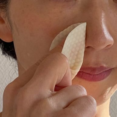 ▲小鼻がピカピカ。いつもの洗顔では落とせてなかったんですね…。