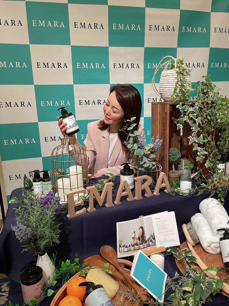 「結婚式の引き出物としても人気」自社商品をPRする宮崎さん