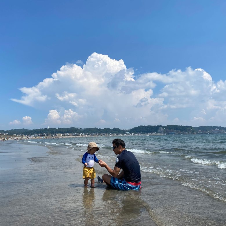 養子縁組を結んだ息子と鎌倉の海へ