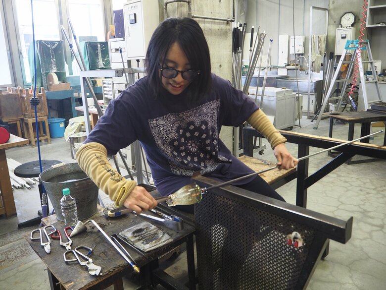 幼いころからの夢を叶えてガラス作家に