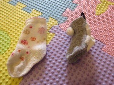 片方なくした赤ちゃん靴下の意外な活用方法♪