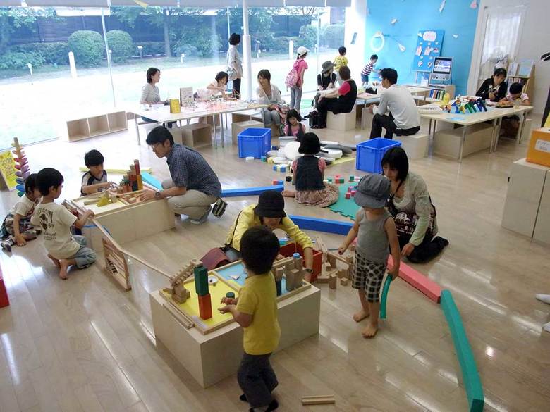 親子で楽しめる「キッズスタジオ」　提供：金沢21世紀美術館