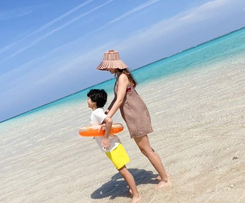 この夏は、長男と九州各地を旅行したスザンヌさん