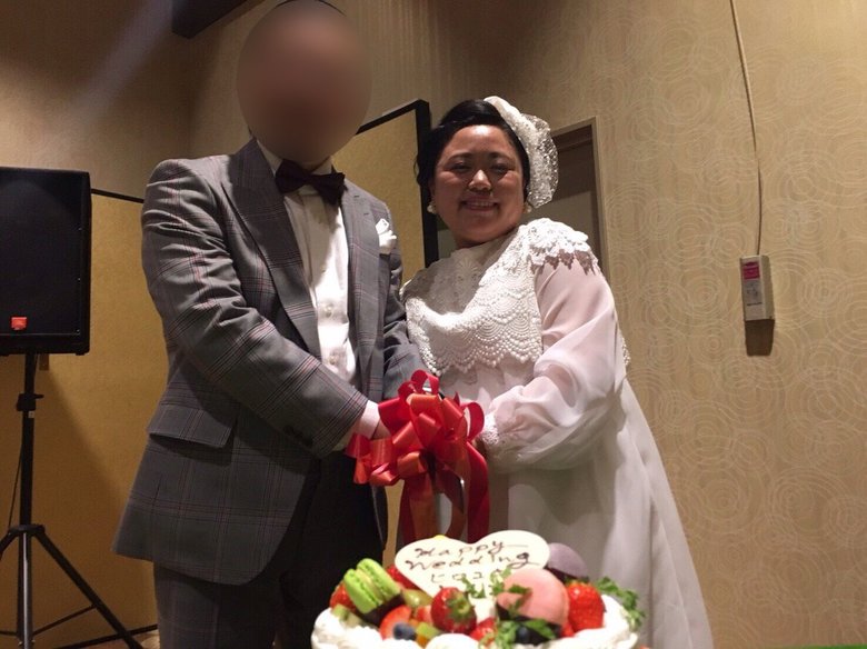 江上さん結婚式ケーキ入刀
