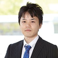 和光大学現代人間学部 心理教育学科准教授。2012年、東京大学大学院教育学研究科臨床心理学コース博士課程修了、教育学博士。臨床心理学、自殺学を専門とする。論文「自殺系掲示板の持つ自殺予防効果の構造」は、「臨床心理学」誌の臨床心理学論文賞、第31回電気通信普及財団賞テレコム社会科学賞を受賞した。著書（単著）に『自殺学入門』（2020, 金剛出版）、『自殺対策の新しい形』（2019, ナカニシヤ出版）など。