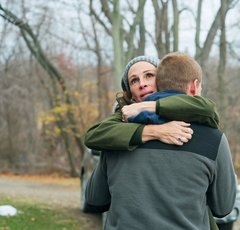 薬物依存症の治療施設から抜け出した息子「救えるのは私だけ」母の諦めない愛の物語