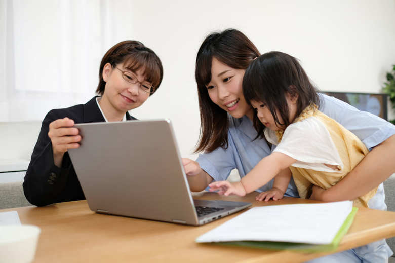 iStock.com/monzenmachi