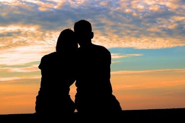 恋は3年で冷める？結婚しても愛情を長続きさせるコツとは