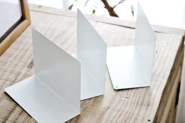 「こんなに使えるの？」100均ブックスタンドが便利すぎる【収納のプロが解説】