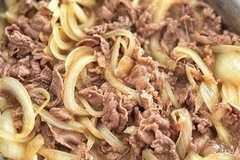 「牛丼の黄金比」材料を煮るだけの究極レシピに「おうちごはんの救世主きた！」