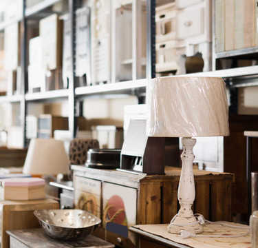 他人の傷やシミには抵抗が…中古の家具って躊躇なく買えるもの？