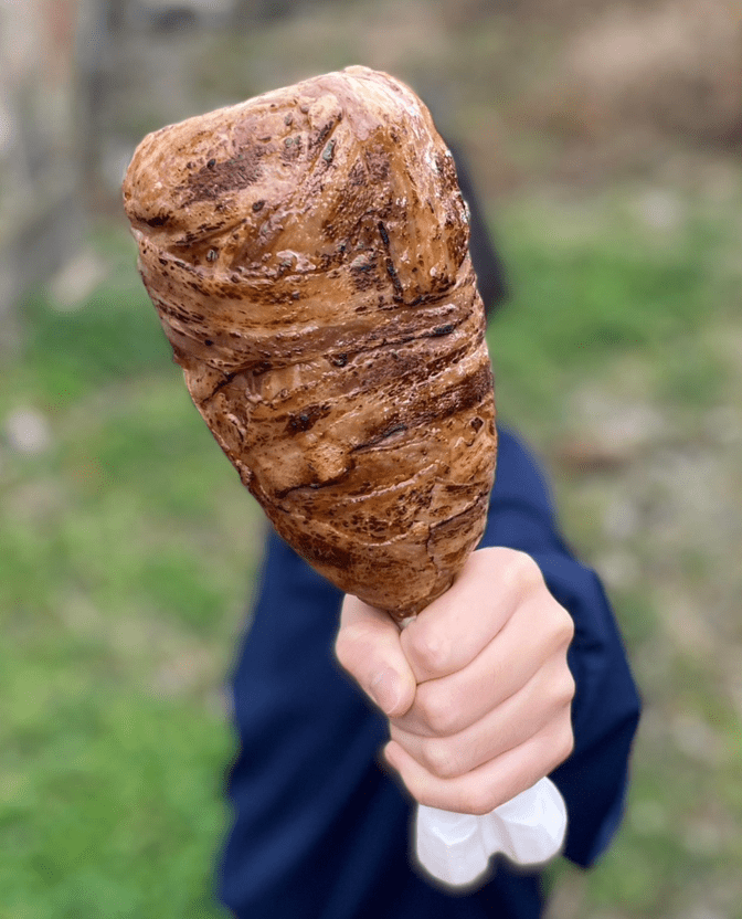 大人が手で持っても十分な大きさ