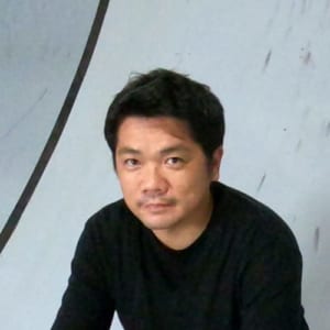 でぐち・さとし。1977年、岡山市生まれ。11歳より「BMXレース」からキャリアをスタート。16歳でメーカーとプロ契約。その後「BMXフリースタイル」に転向し、2016年に「全日本フリースタイルBMX連盟」を立ち上げ。東京五輪ではコーチを務めた。