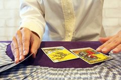 当たるも八卦、当たらぬも…悩んだ時にはクヨクヨせずに占いに行ってみよう！