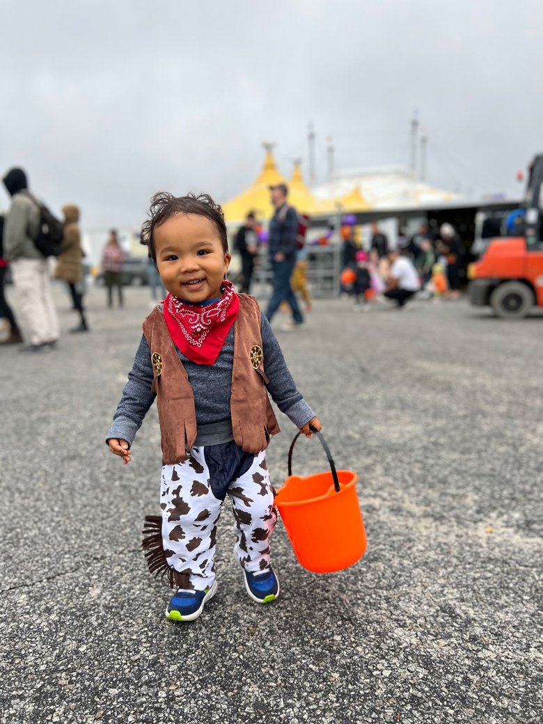 多言語、多文化の状況で育った4歳の長男はオランダ語の歌で踊ることも