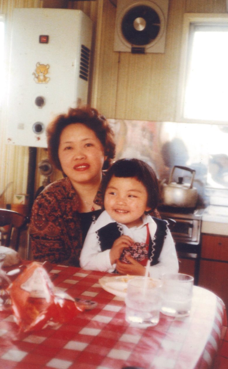 「母親が美容師にもかかわらず、前髪を父親に切られていた（らしい）頃」