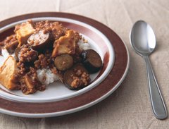 「カレーはルウを入れたら煮込みすぎちゃダメなの？」カレー研究家・水野仁輔に聞く調理のオキテ「その作り方は要注意」