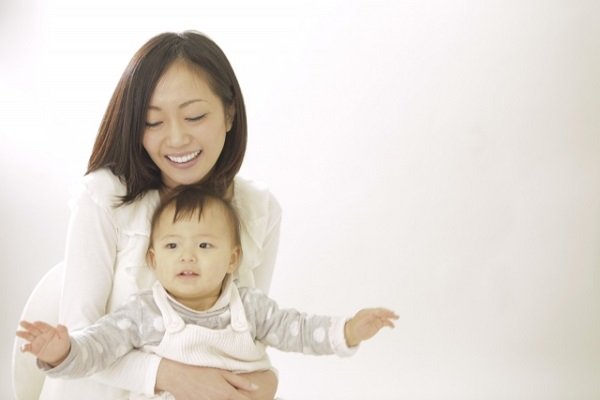 新米ママと赤ちゃんの画像