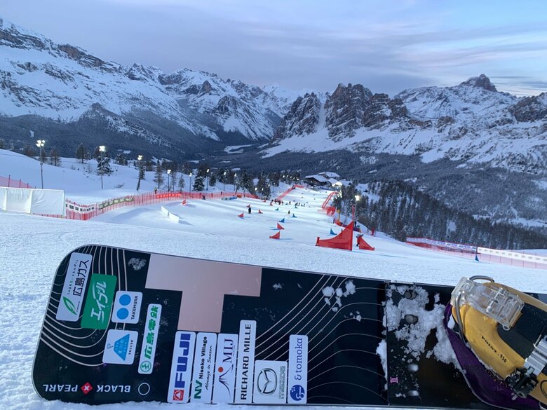 滑る前の断崖にビックリ。スノーボード競技の過酷さが伝わってくる