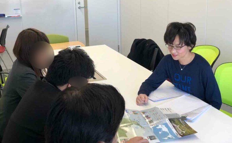 一般企業にて大学院の修士論文のためのヒアリングをしているところ