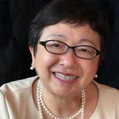 立教大学社会学部現代文化学科特任教授、お茶の水女子大学名誉教授、同大ジェンダー研究所前所長。1987年ワシントン州立大学社会学部博士号取得。カリフォルニア大学リバーサイド校社会学部助・准教授、お茶の水女子大学大学院教授などを経て現職。80年代からアメリカで父親の家事・育児参画について研究し、2012年に全米家族関係学会「Jan Trost賞」受賞。主な著書に「『育メン』現象の社会学」（ミネルヴァ書房）など。