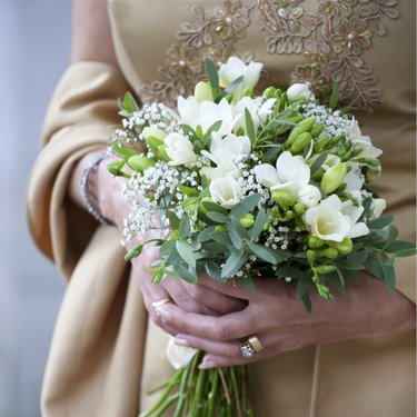 友人が不倫の末に略奪婚…式に招かれたら「慶んで出席」すべきですか!?