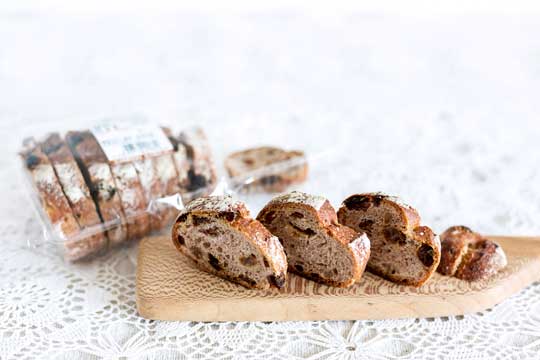 成城石井自家製 レーズンと胡桃のカンパーニュ　スライス