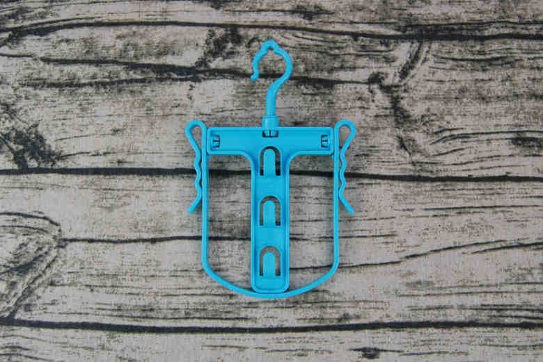 2セリアのおすすめ商品「フード＆ハイネックハンガー」の実物画像