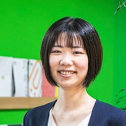 2005年にM&A仲介会社の株式会社日本M&Aセンターに入社、以来15年間、東京本社営業企画部で広報・企画・IR業務を幅広く担当。2020年、自治体向けサービスを展開する株式会社ホープ（福岡市）に入社し、社長室にて広報・IR業務を担当する。