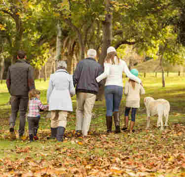 「親孝行だからって…」義実家の旅費まで払うのは当然ですか!?
