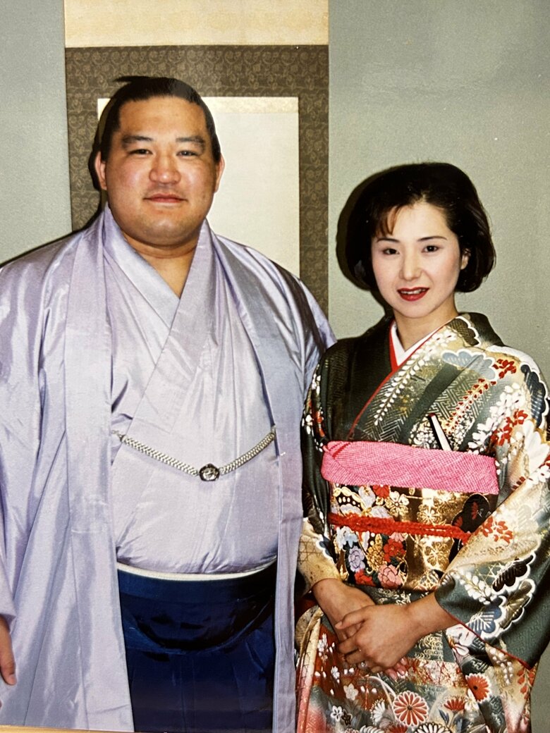 記事に後押しされるように婚約へ