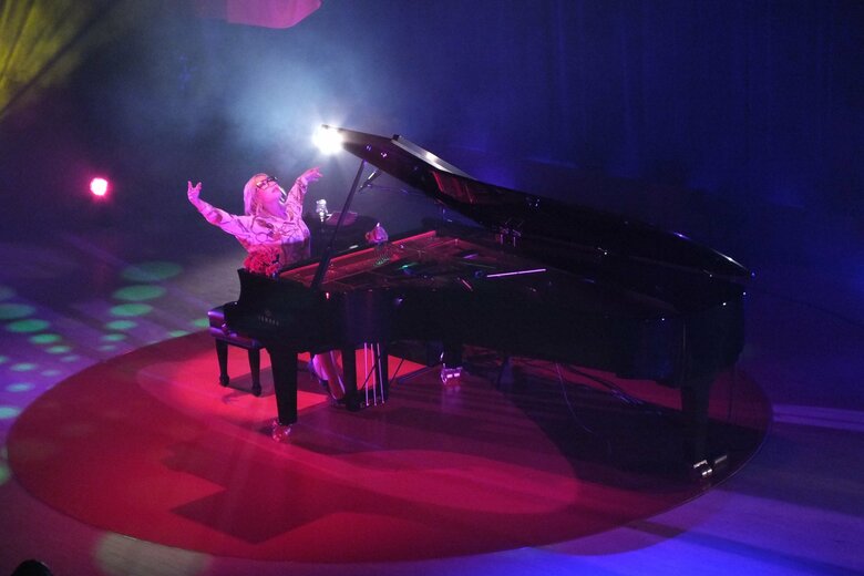 コンサートでも一瞬たりとも気を抜かず、美しいふるまいをこころがける五条院さん