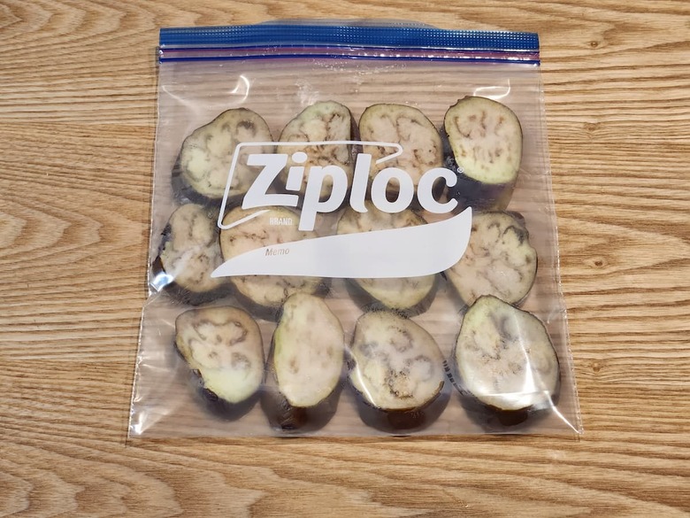 【冷凍保存の場合4】冷ましてから保存袋に入れ冷凍室で保存