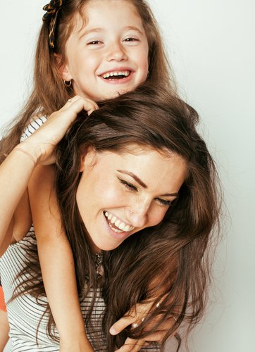 ライター：武田みゆき
女の子と双子の男の子、三人の育児に励むシングルマザー。旦那を見切って、保険のお仕事と、医療・美容コラムのライターのお仕事を兼業中。毎日、一進一退中!?　働くママ、がんばります！