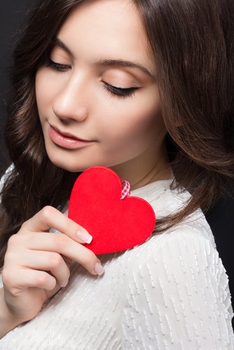 ライター：武田みゆき
女の子と双子の男の子、三人の育児に励むシングルマザー。旦那を見切って、保険のお仕事と、医療・美容コラムのライターのお仕事を兼業中。毎日、一進一退中!?　働くママ、がんばります！