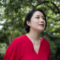 コラムニスト。執筆業のかたわら、コメンテーターとしてテレビ番組でも活躍。最新作『すべての夫婦には問題があり、すべての問題には解決策がある』（扶桑社）では、さまざまな問題を乗り越えてきた夫婦を取材し、リカバリーのヒントを示している。夫である漫画家・劔樹人さんとともに、3歳の女の子を育児中。