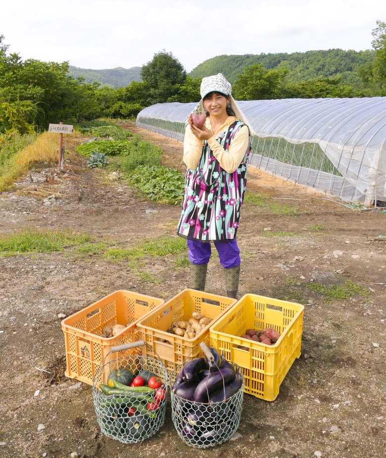 農園ロケをする千堂さん