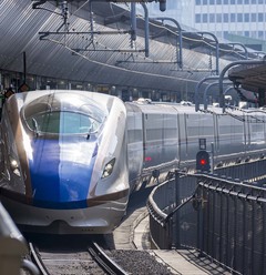 新幹線や飛行機の「早割」を使えば8割引きもありえるって本当！？