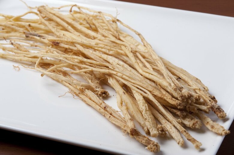 生薬の一種である党参（トウジン）は麻辣湯などの薬膳料理で中国では古くから親しまれている食材