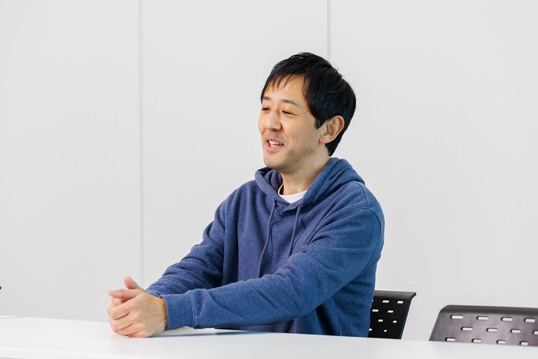 終始リラックスした雰囲気で、気さくに答えてくれた濱津さん