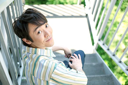 小林よしひさ