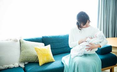 産後の「でべそ」の原因は…なぜ私だけ治らないの!?