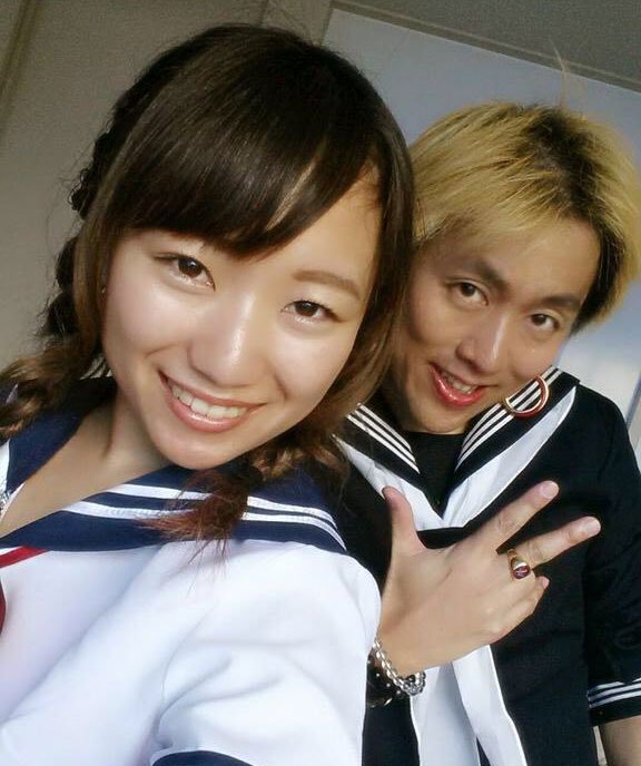 イベントでコスプレ姿を楽しむふたり