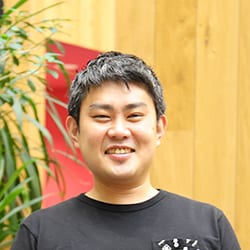 物流・アミューズメント・ITエンジニア派遣・大手ネット広告会社にて労務管理に従事。2018年にラクスル株式会社に入社。国内外の労務管理を中心に、社内制度や人事評価関連などを担当。